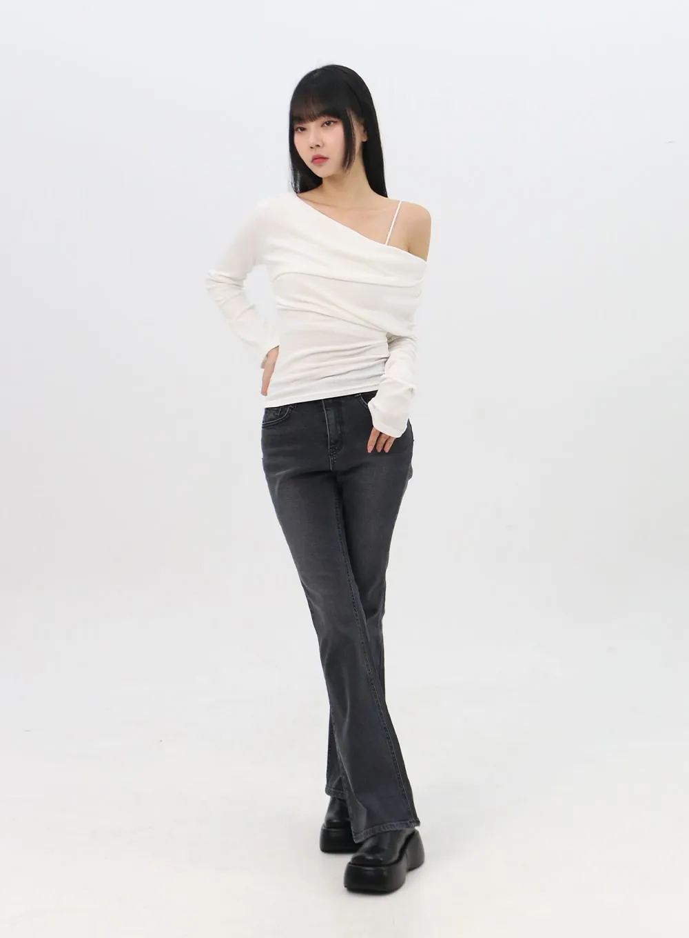 Asymmetrical Off-Shoulder Shirring Tee IN310