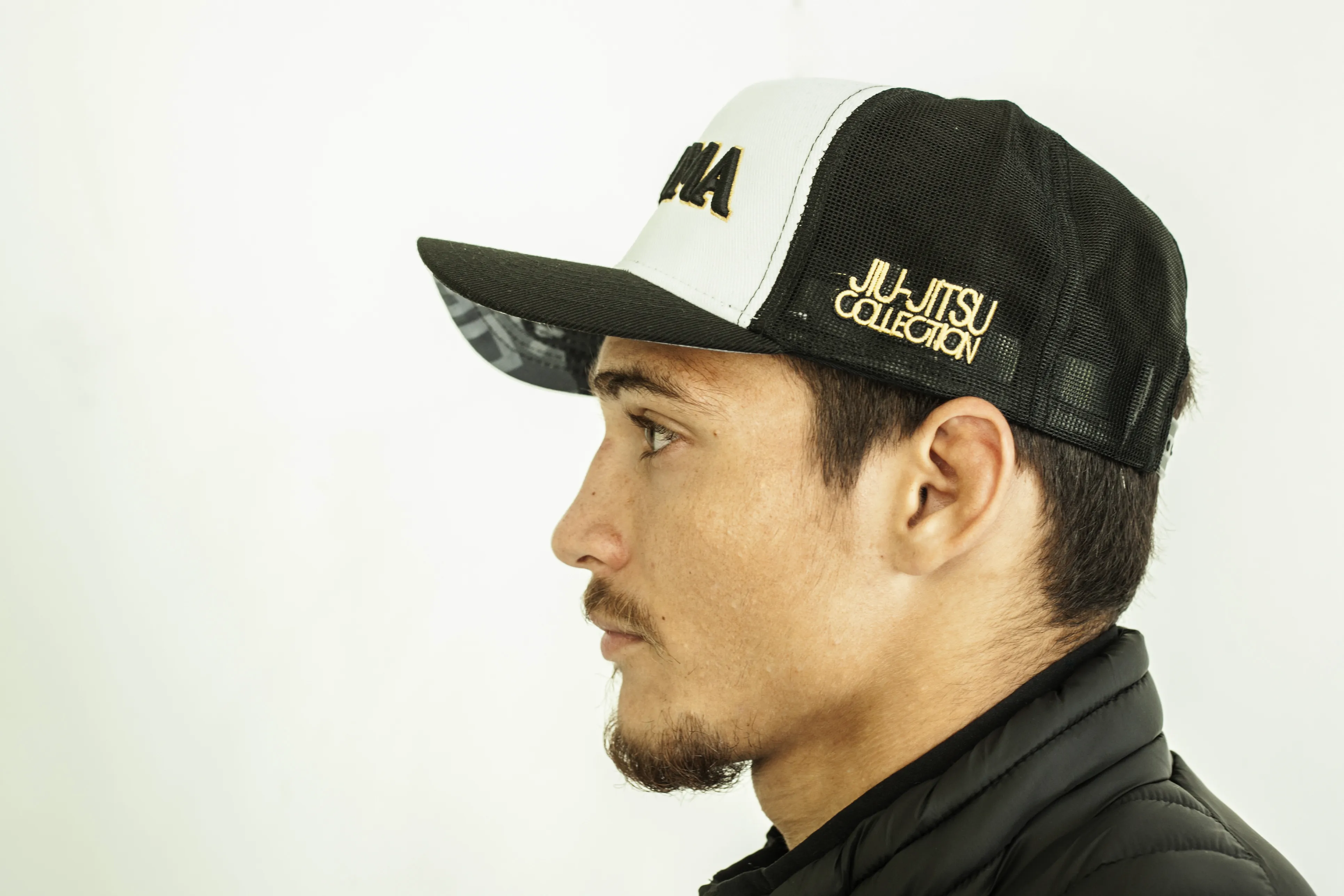 BLACK / WHITE ATAMA TRUCKER HAT