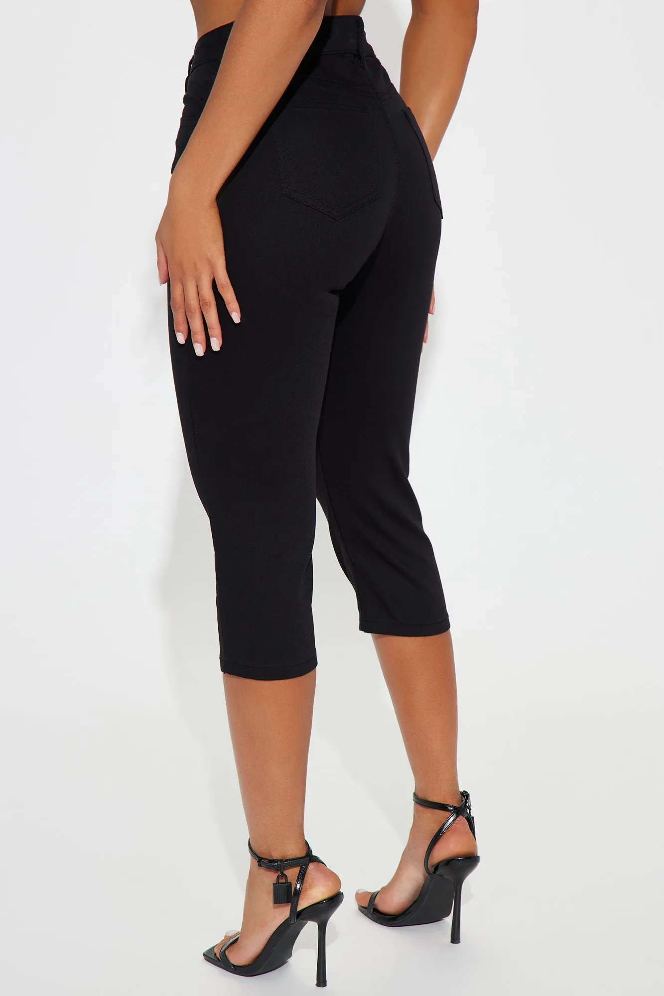 Iconic Capri Uniform Pant - Black