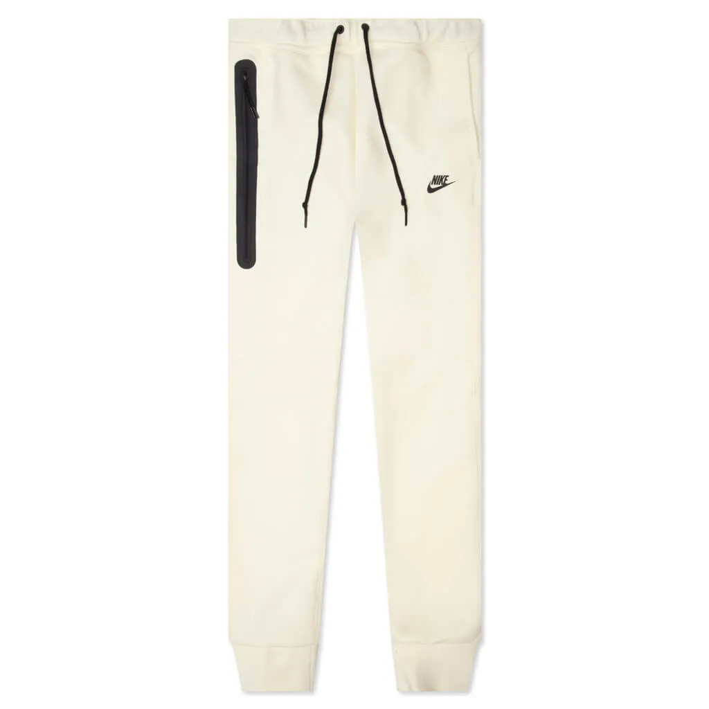 Sportswear Tech Fleece Slim Fit Joggers - Coconut Milk/Black