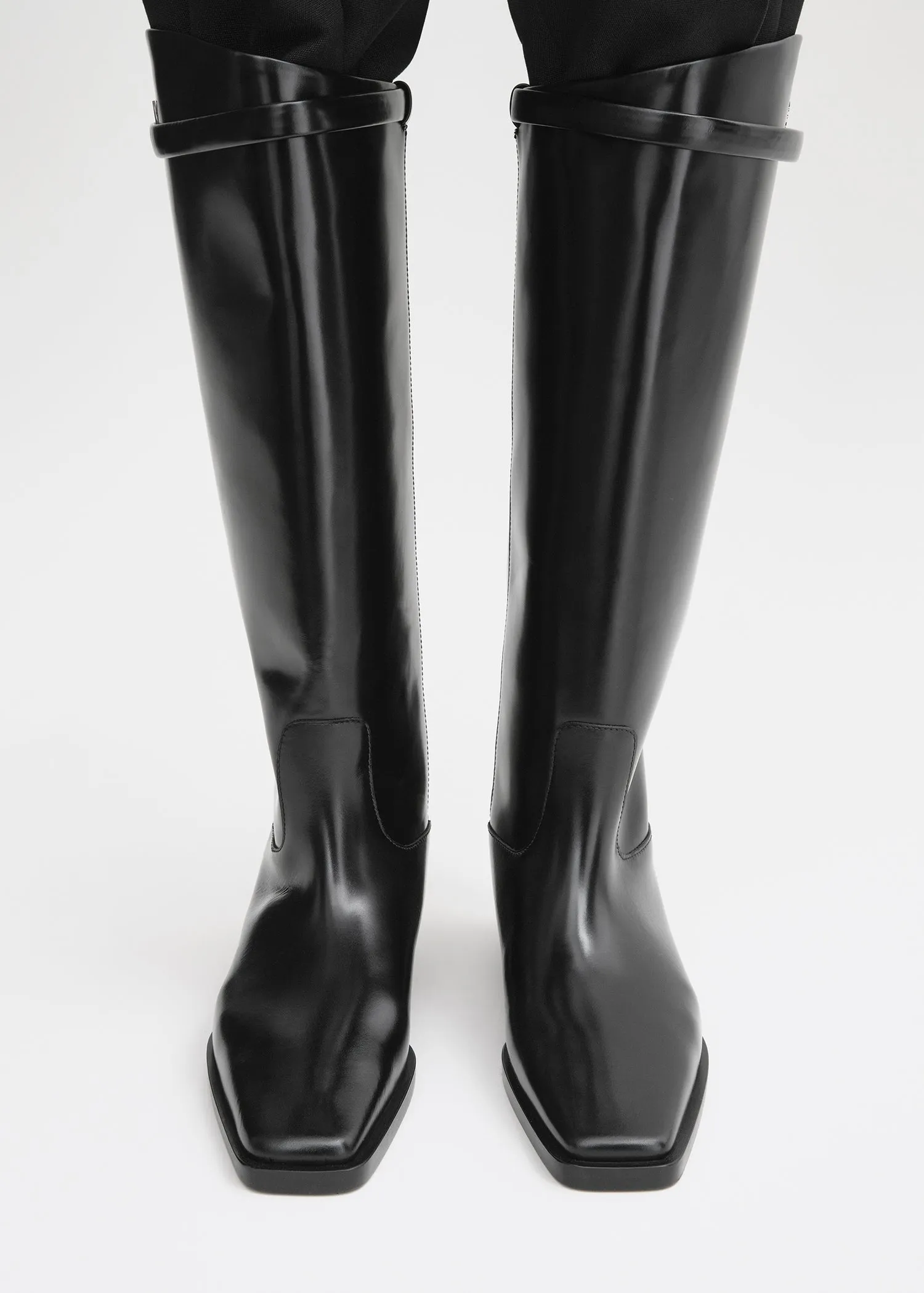 The Riding Boot black